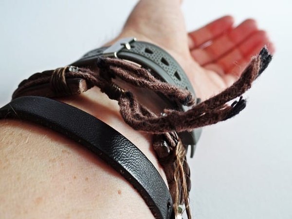 Comment graver un message ou un motif sur votre bracelet en cuir ?