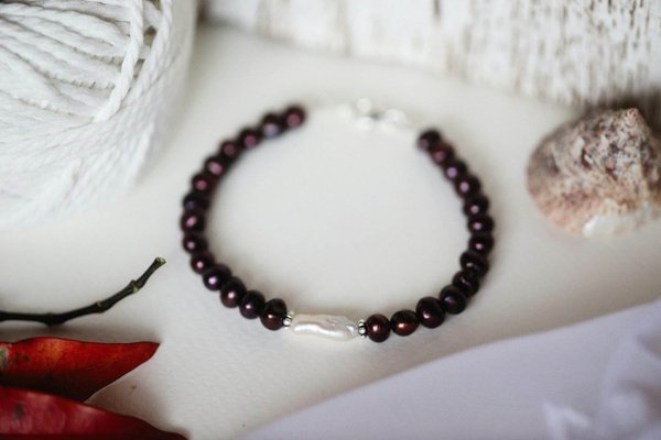 Comment enfiler et nouer vos bracelets de perles ?